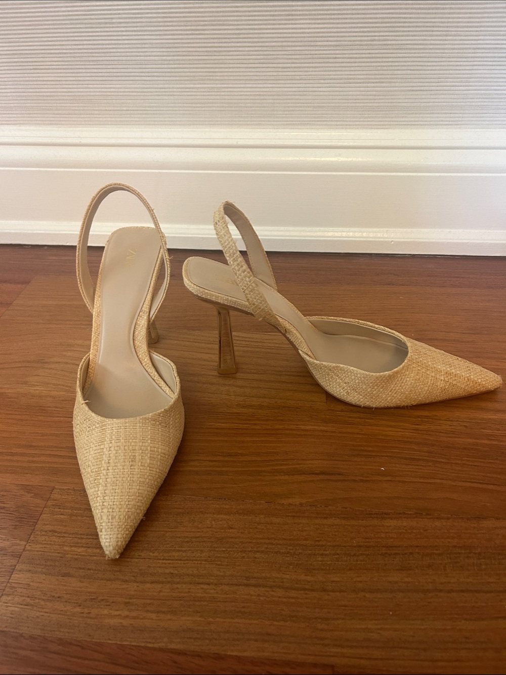 Slingback Pointed Toe Heels in Natural Straw